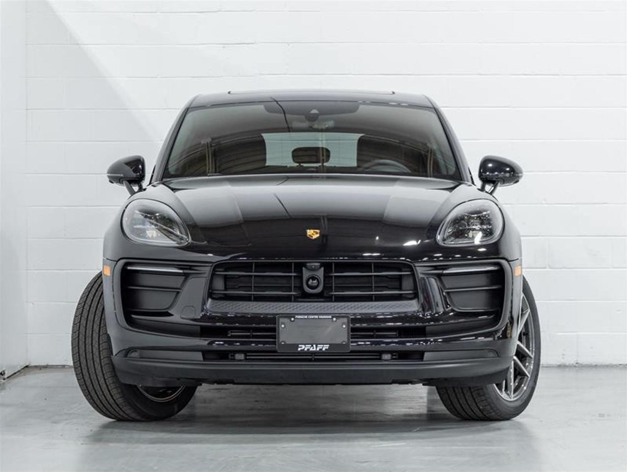 2026 Porsche Macan  Photo1
