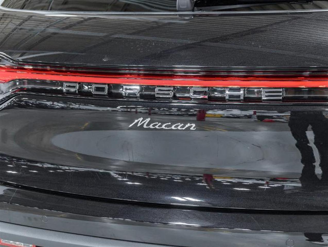 2026 Porsche Macan  Photo