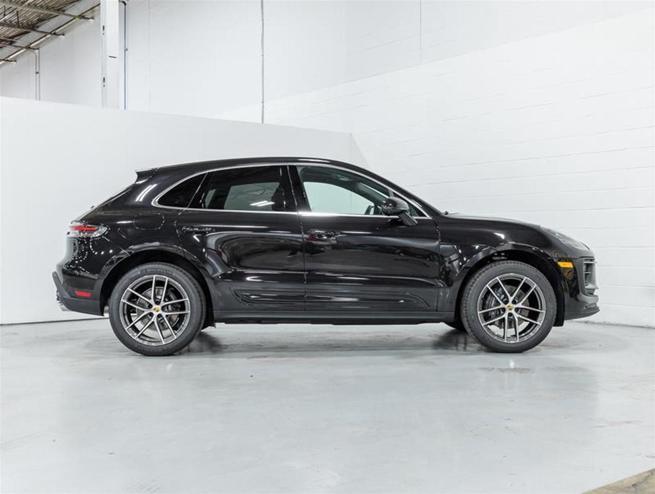 2026 Porsche Macan  Photo