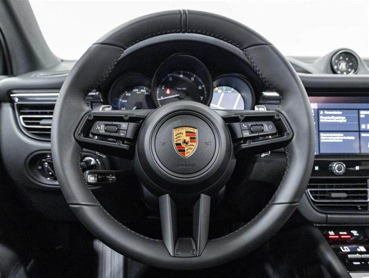 2026 Porsche Macan  Photo