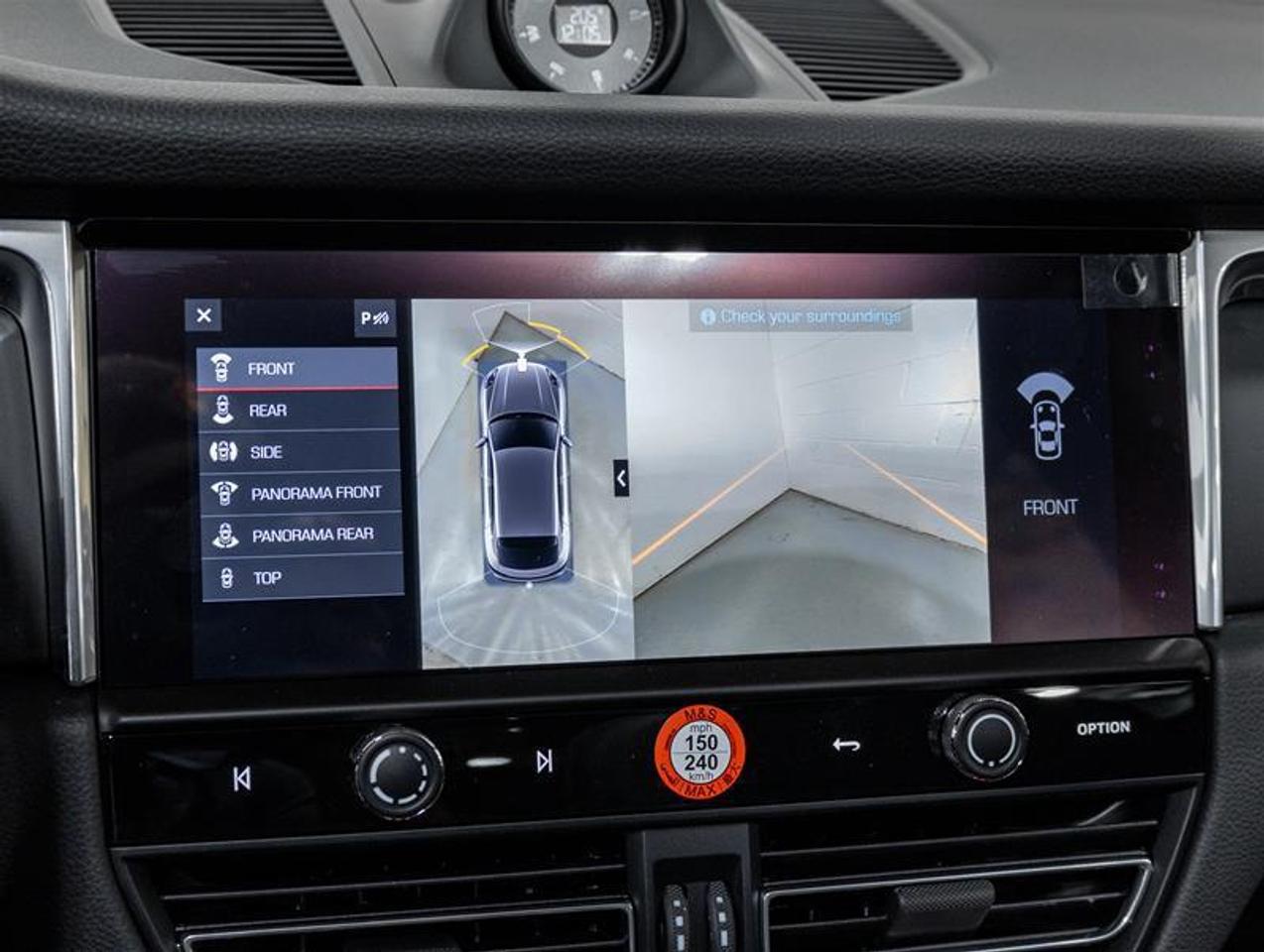 2026 Porsche Macan  Photo