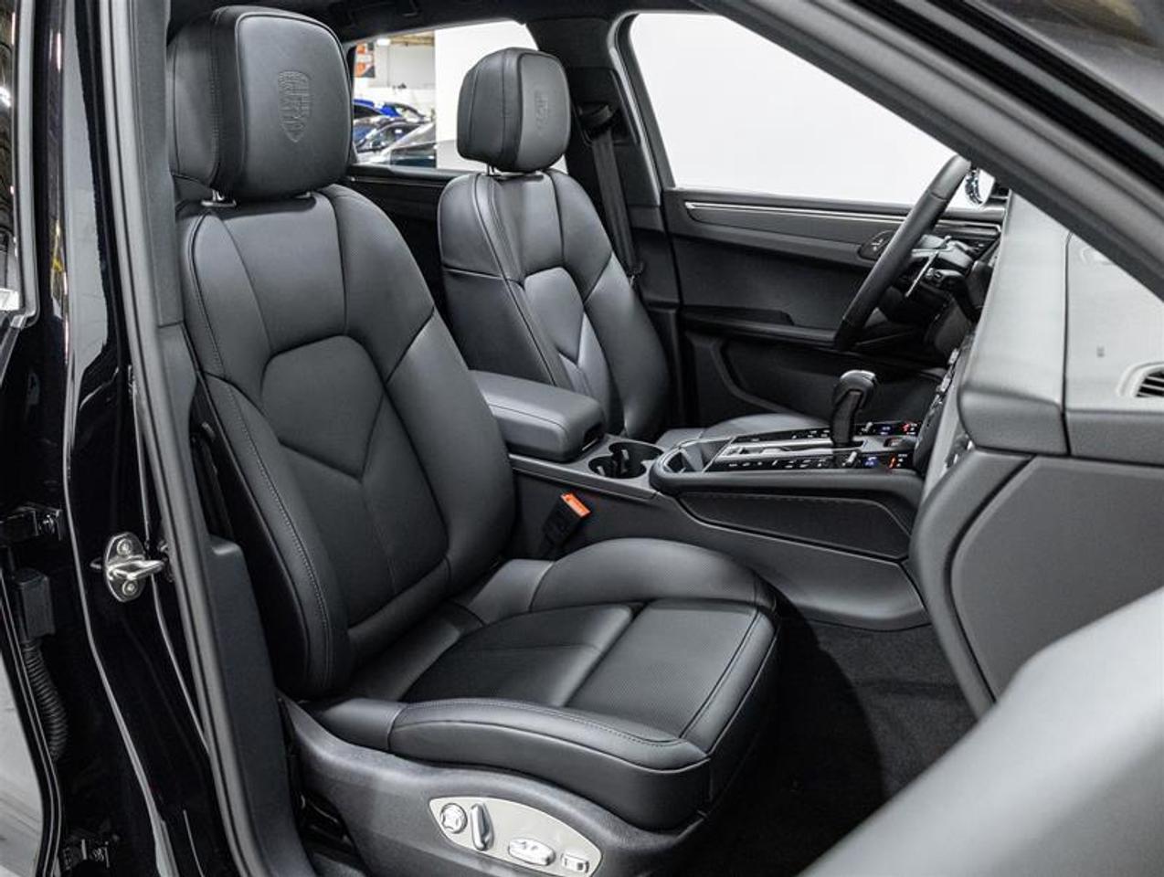 2026 Porsche Macan  Photo