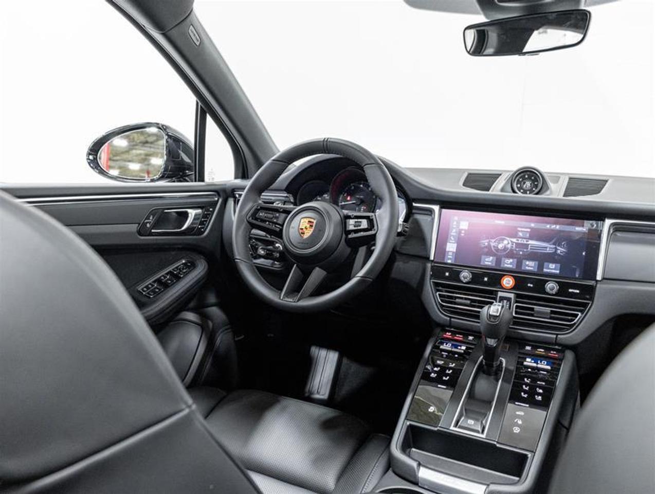 2026 Porsche Macan  Photo