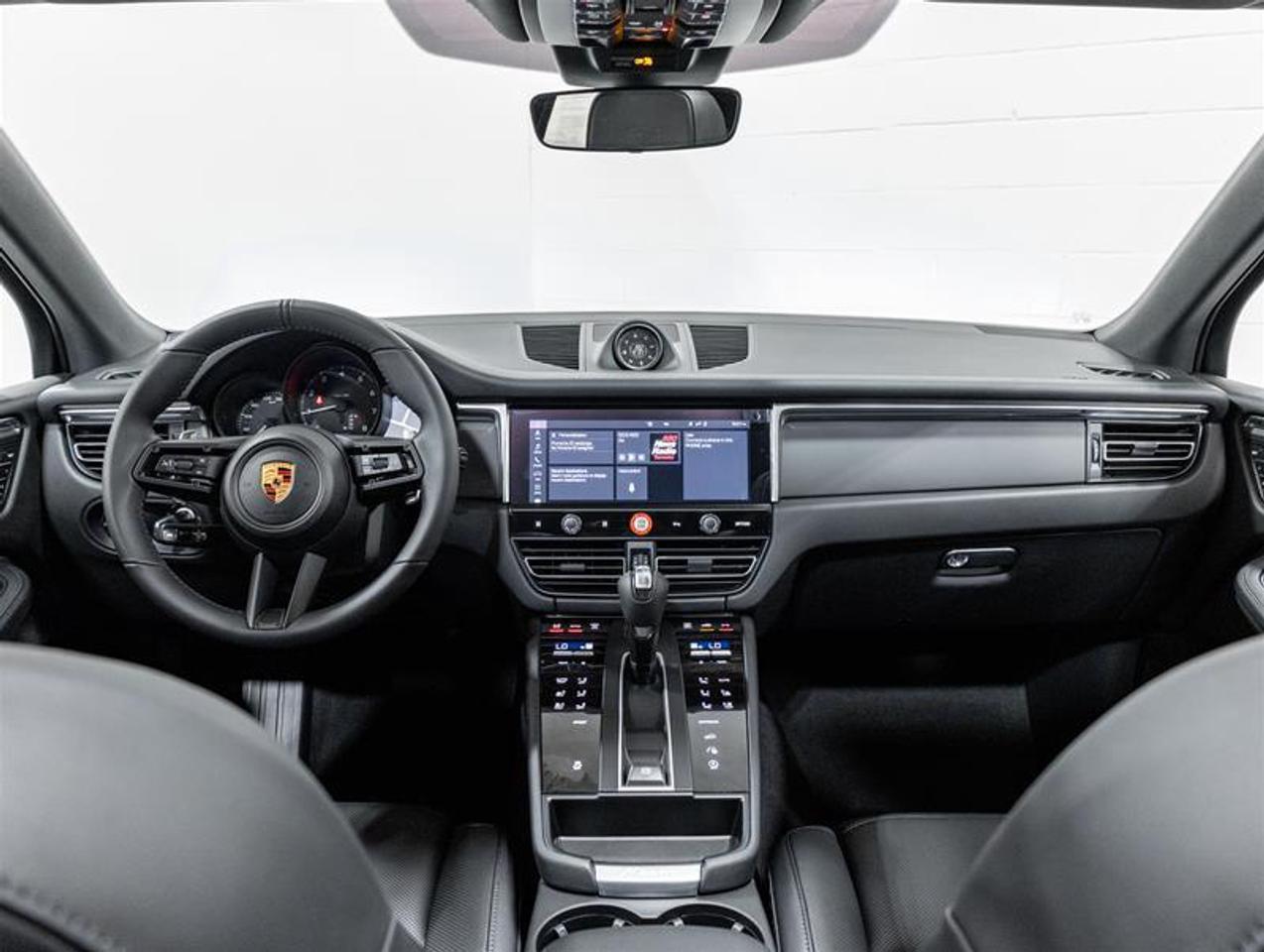 2026 Porsche Macan  Photo