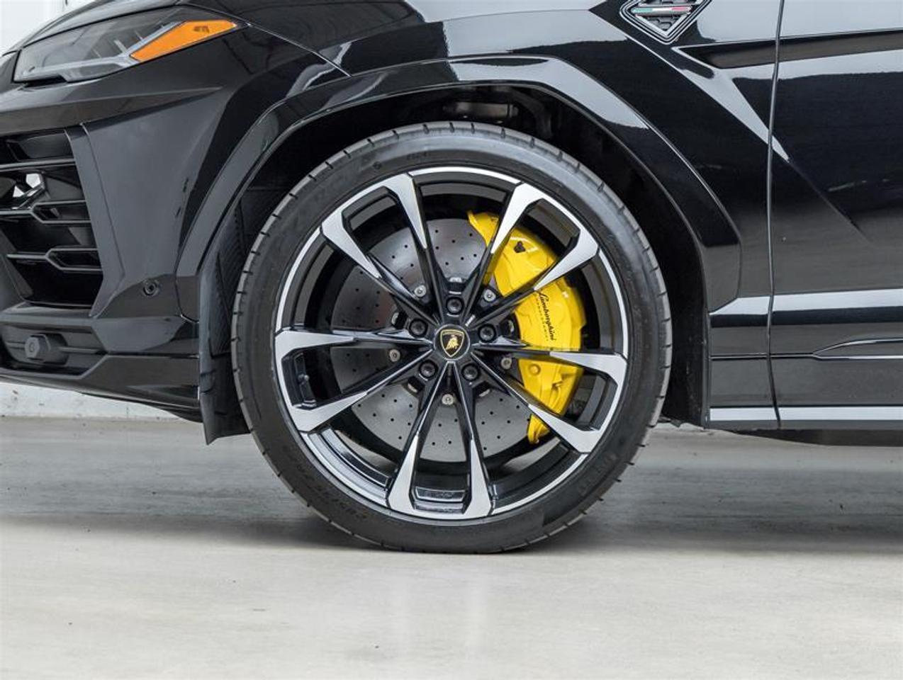 2021 Lamborghini Urus  Photo