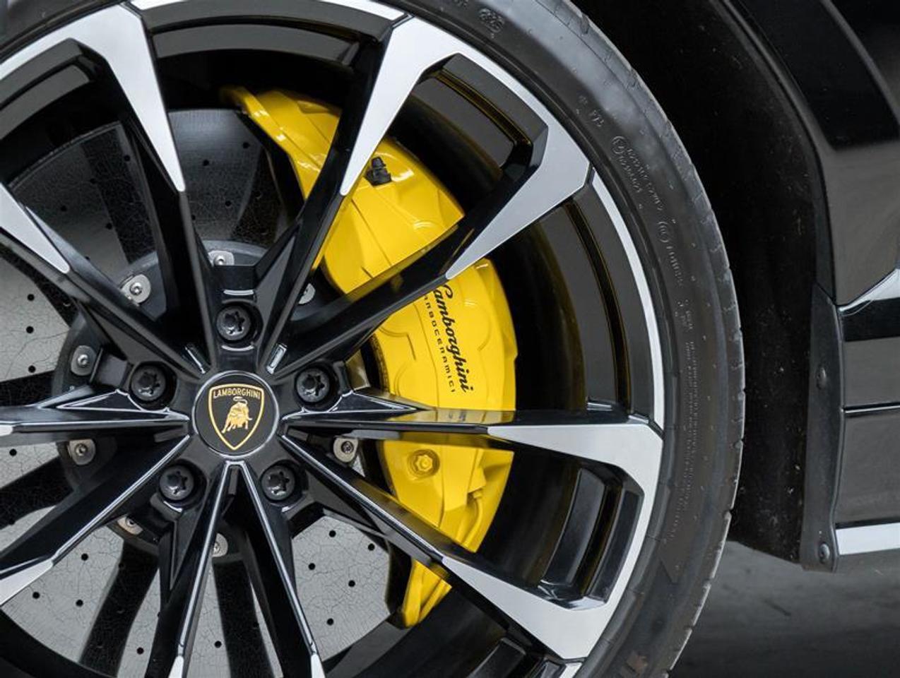 2021 Lamborghini Urus  Photo