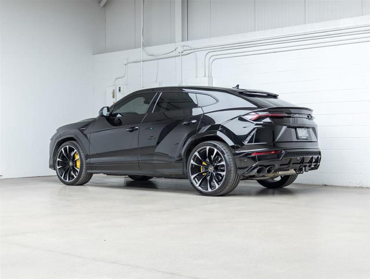2021 Lamborghini Urus  Photo