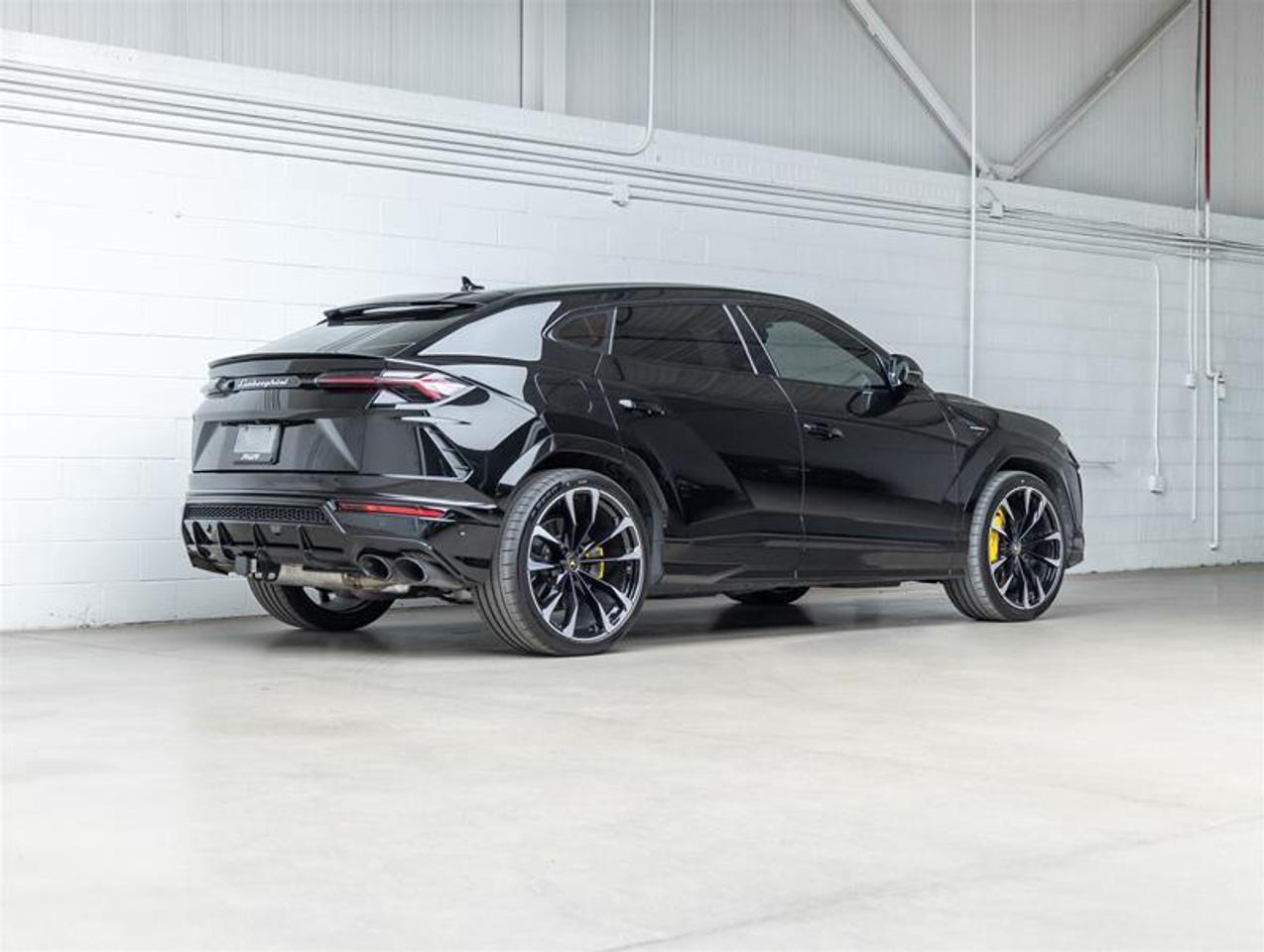 2021 Lamborghini Urus  Photo
