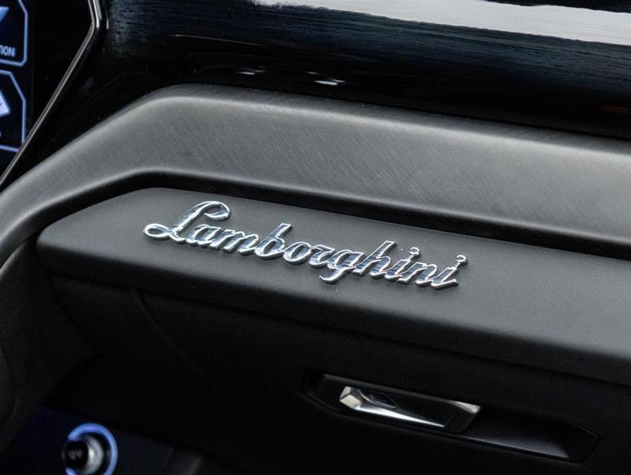 2021 Lamborghini Urus  Photo