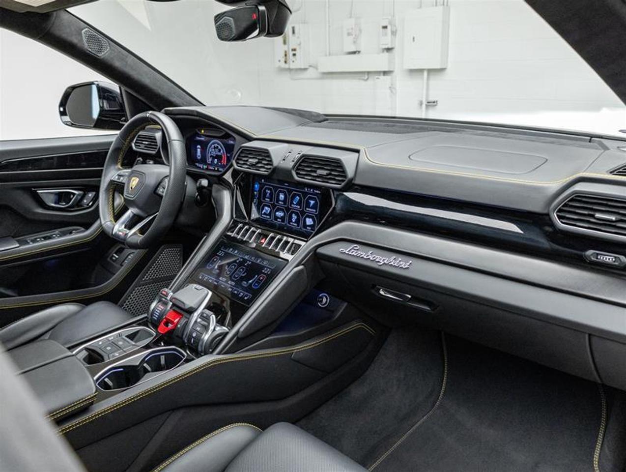 2021 Lamborghini Urus  Photo