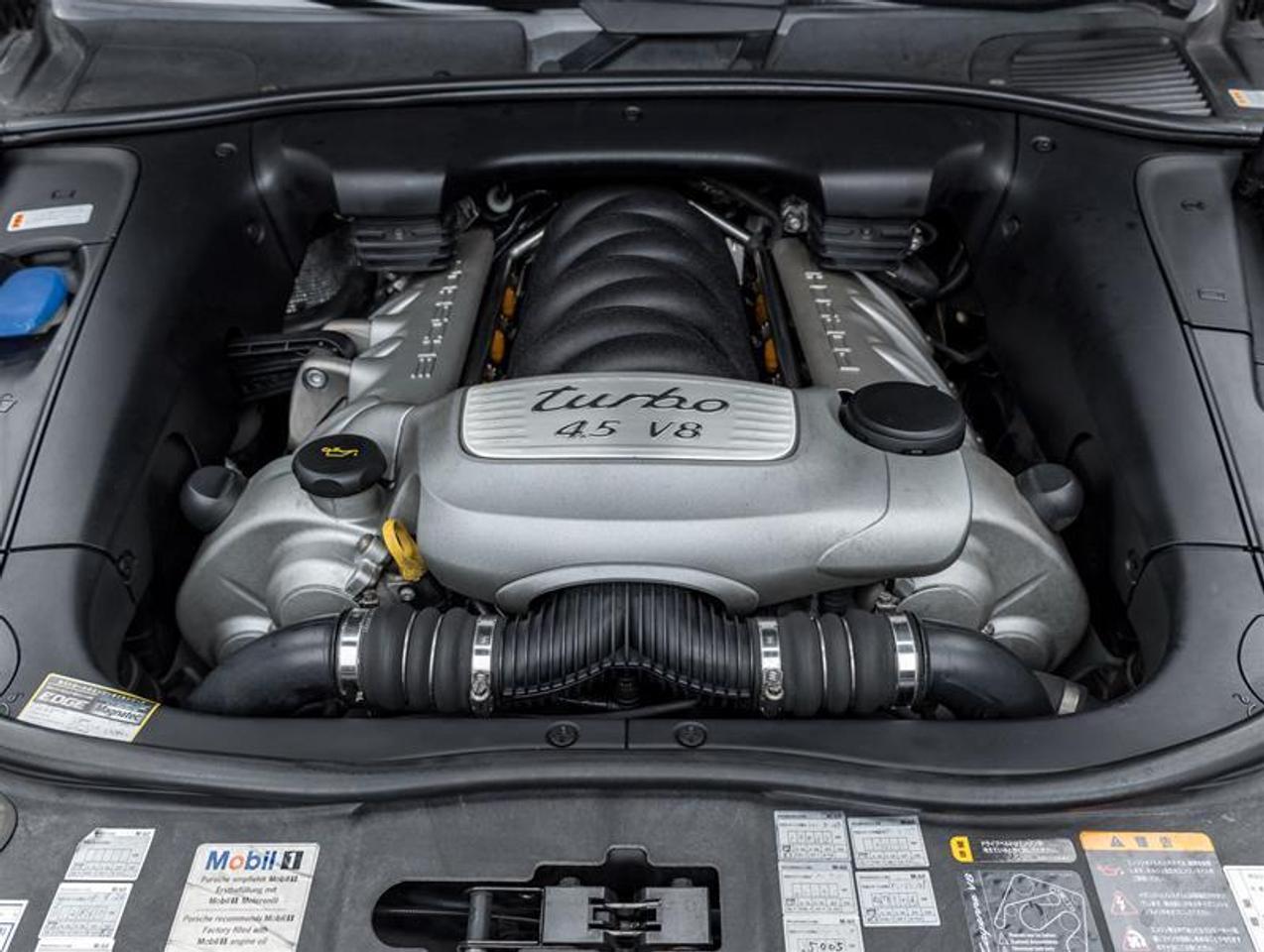 2005 Porsche Cayenne  Photo