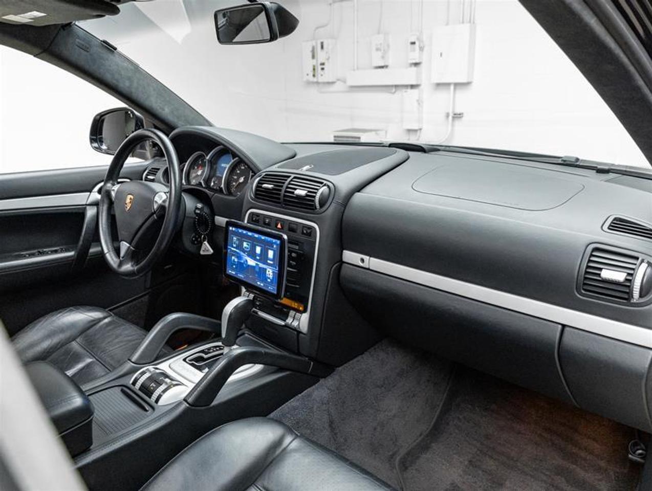 2005 Porsche Cayenne  Photo