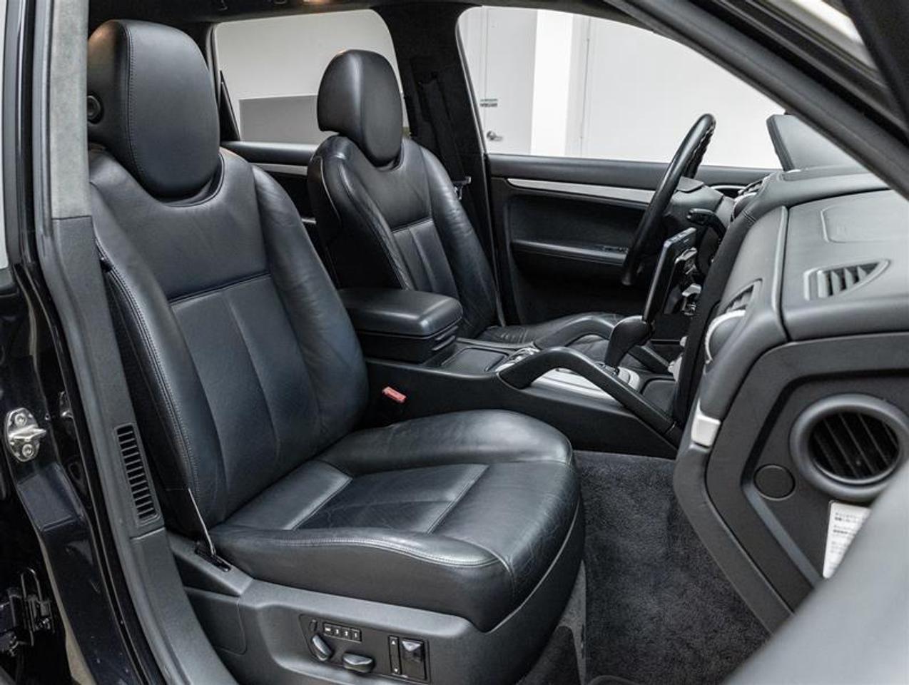 2005 Porsche Cayenne  Photo