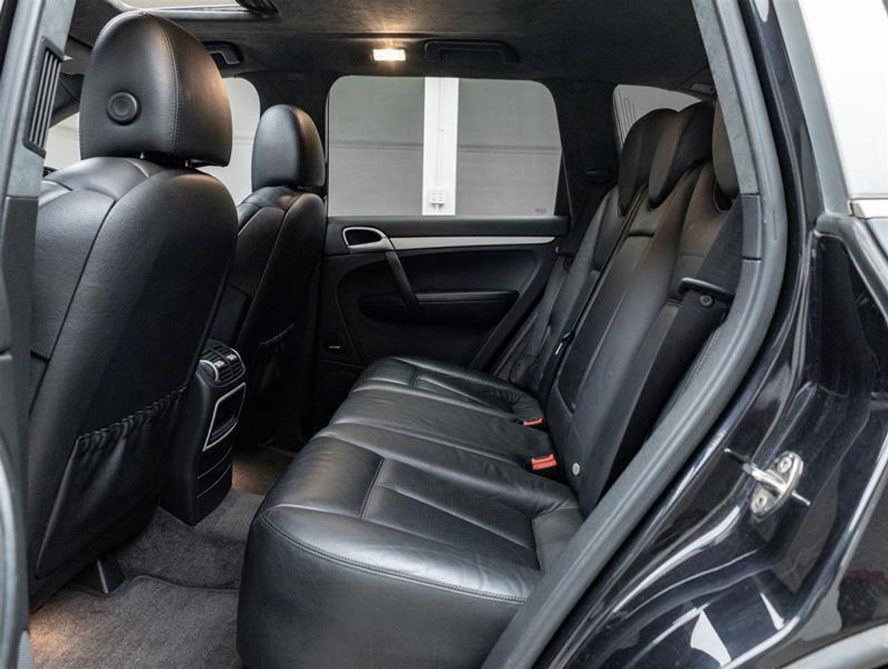 2005 Porsche Cayenne  Photo
