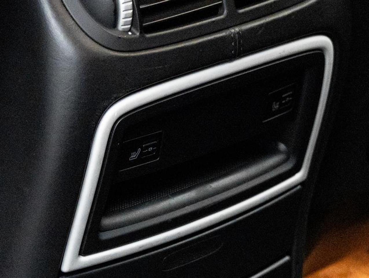 2005 Porsche Cayenne  Photo
