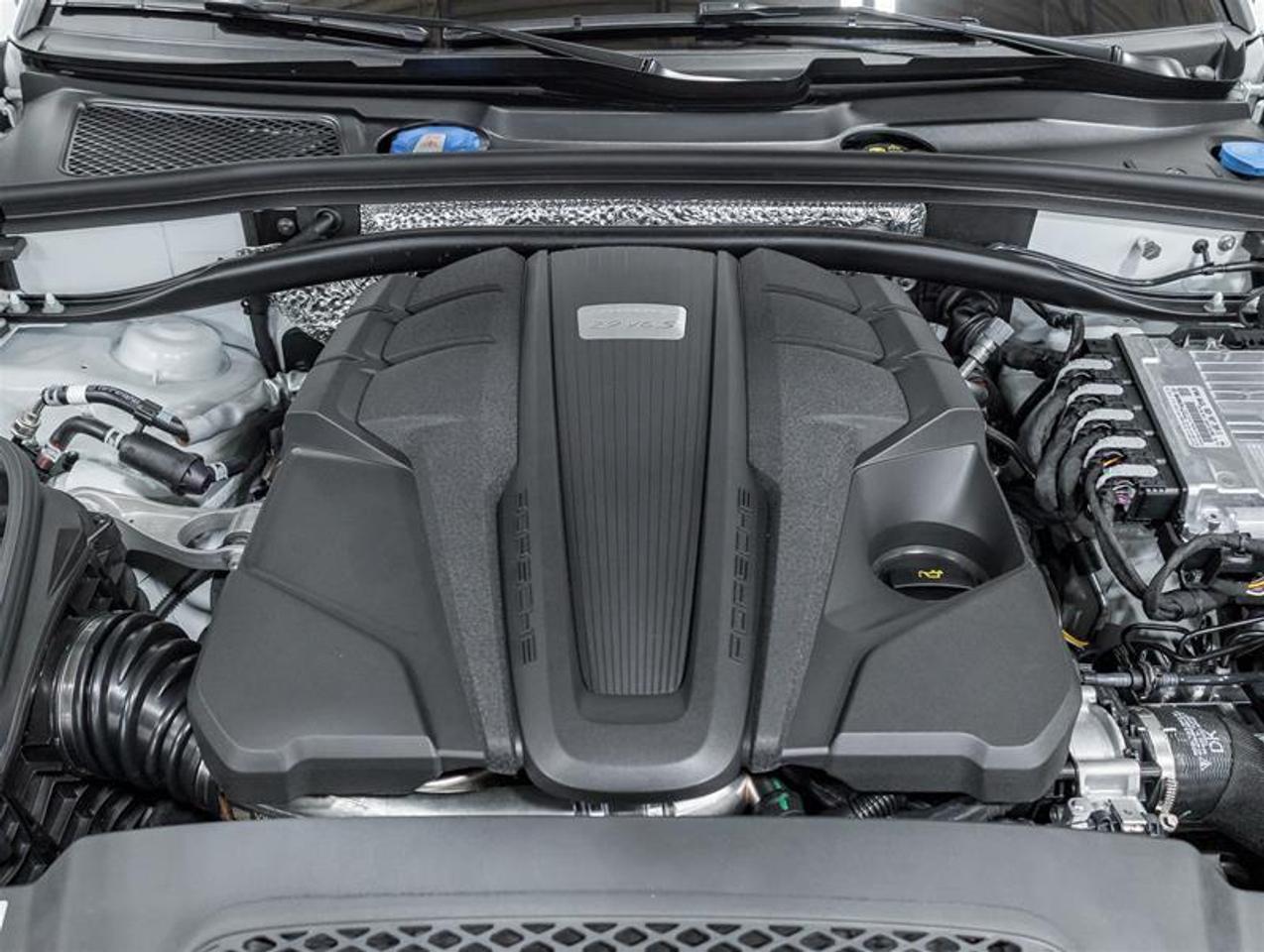 2026 Porsche Macan  Photo