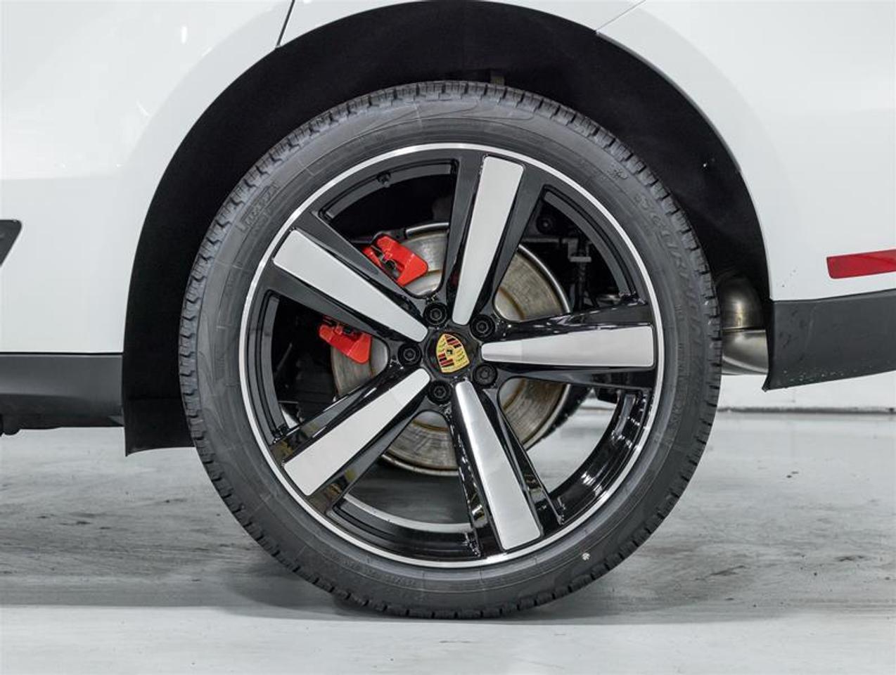 2026 Porsche Macan  Photo