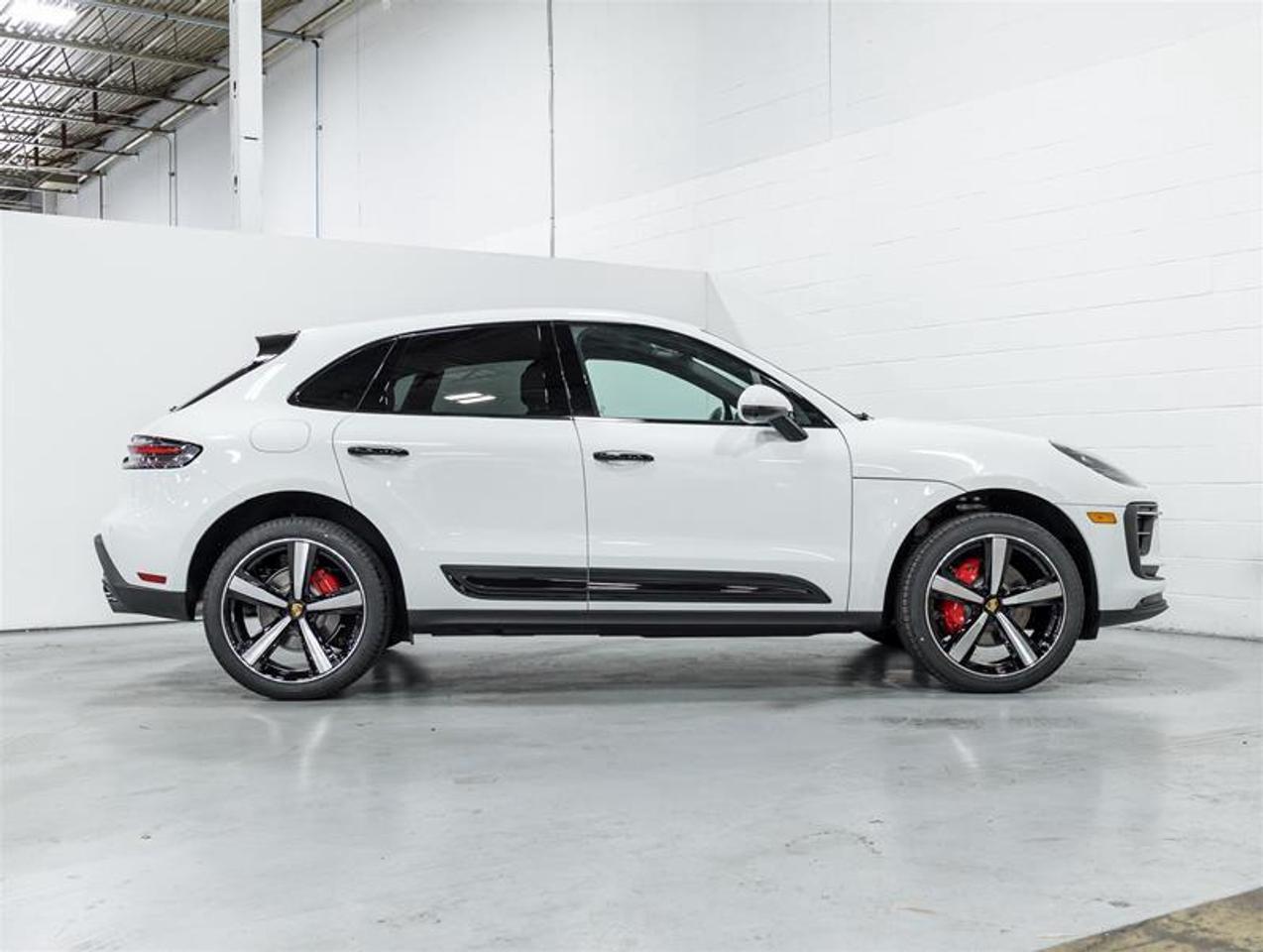 2026 Porsche Macan  Photo