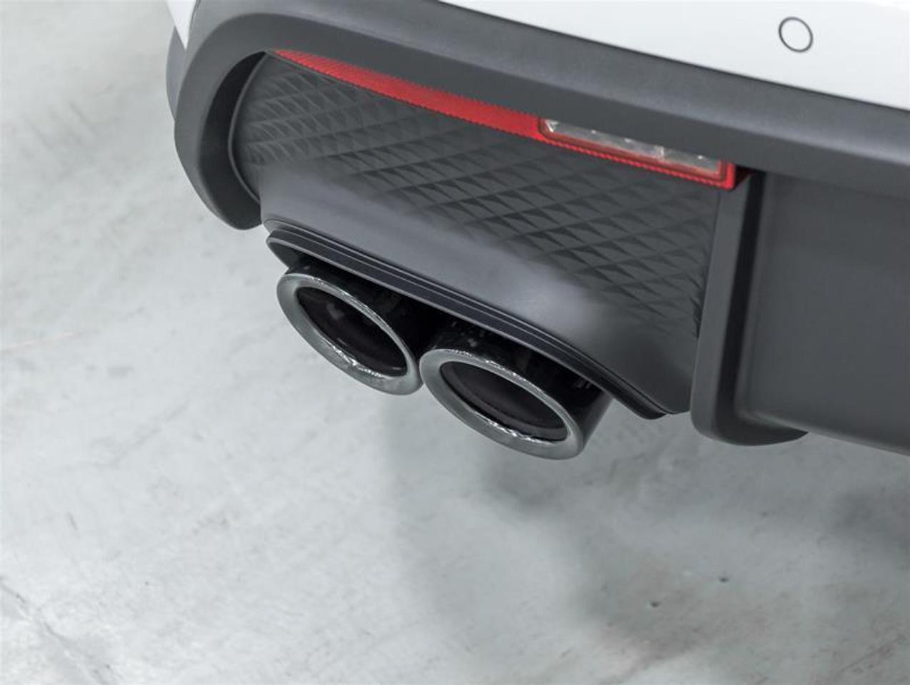 2026 Porsche Macan  Photo