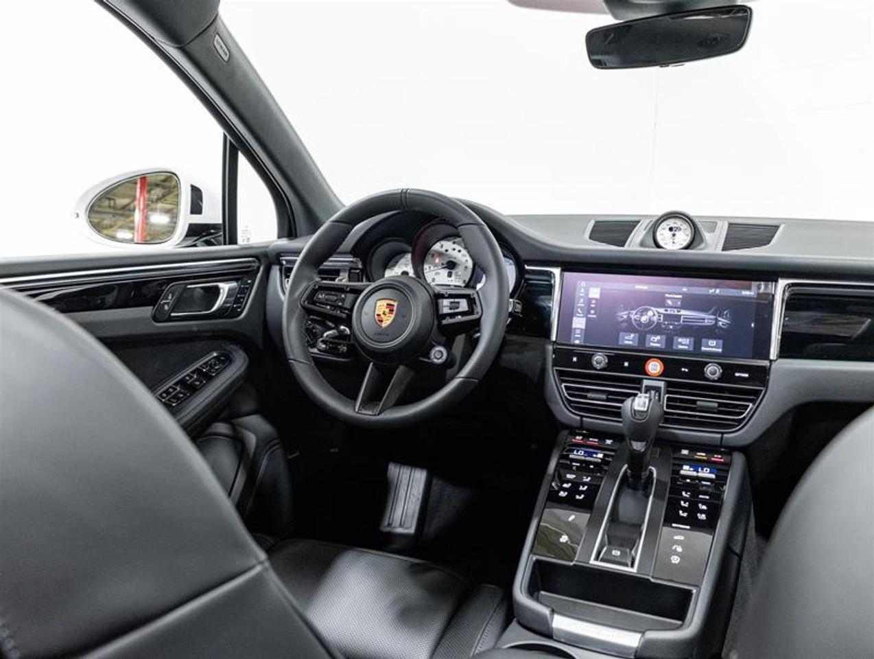 2026 Porsche Macan  Photo