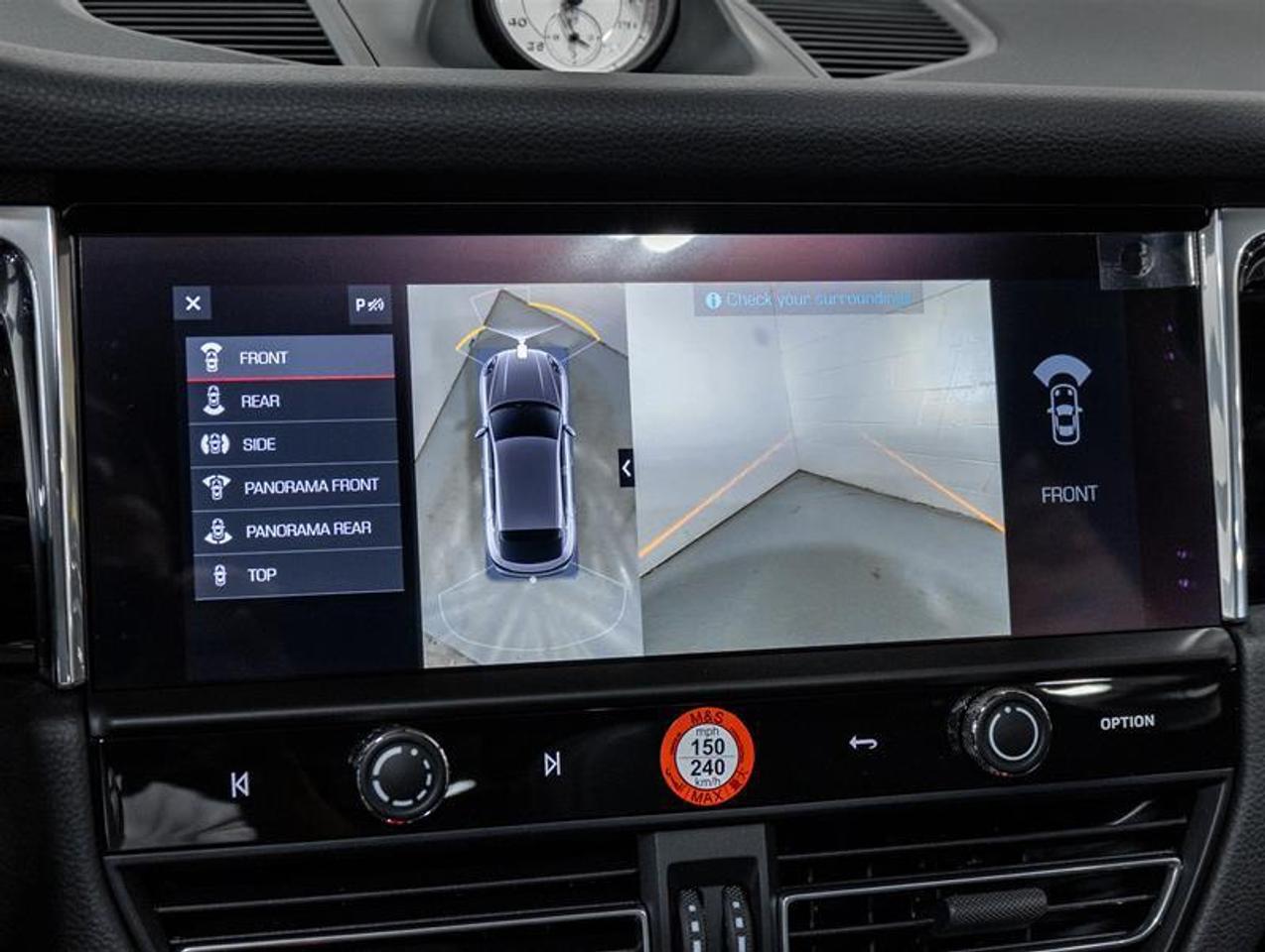 2026 Porsche Macan  Photo