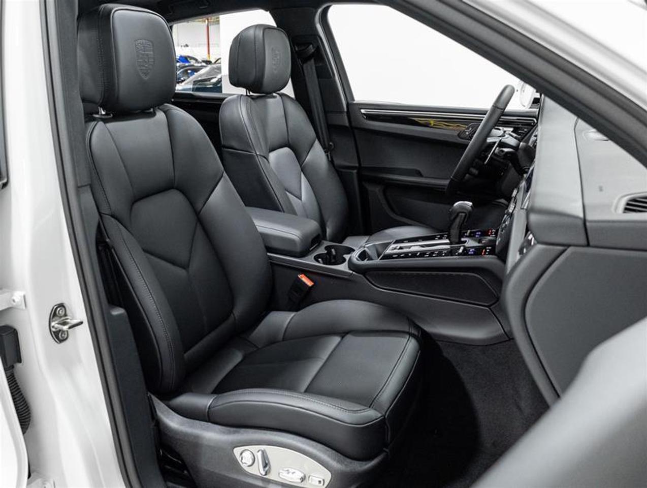 2026 Porsche Macan  Photo
