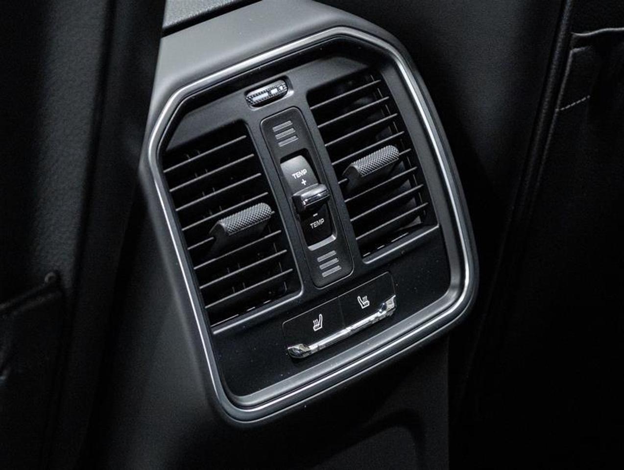 2026 Porsche Macan  Photo