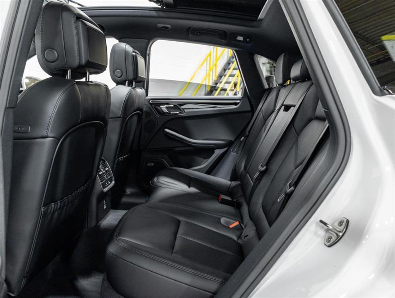 2026 Porsche Macan  Photo