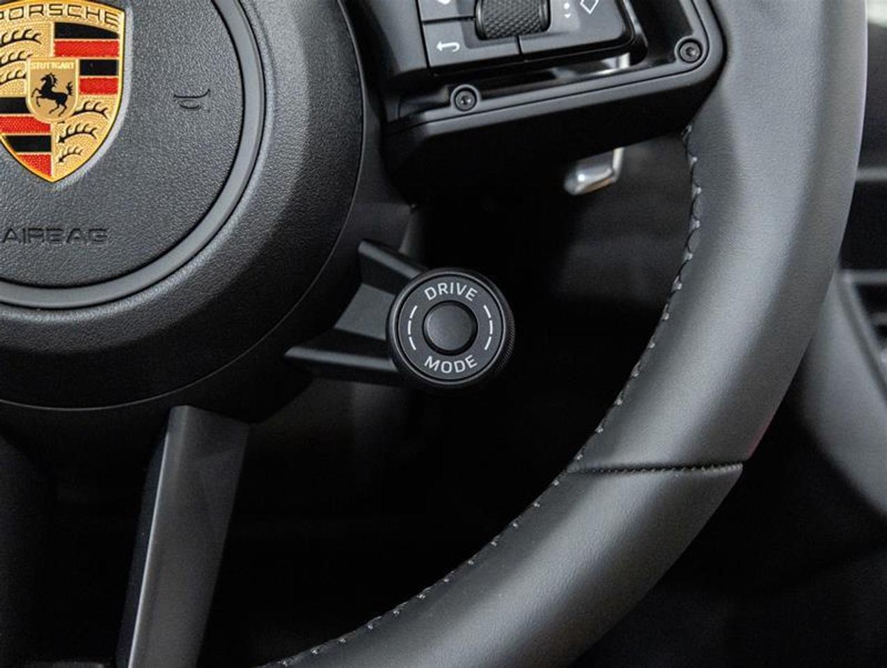 2026 Porsche Macan  Photo