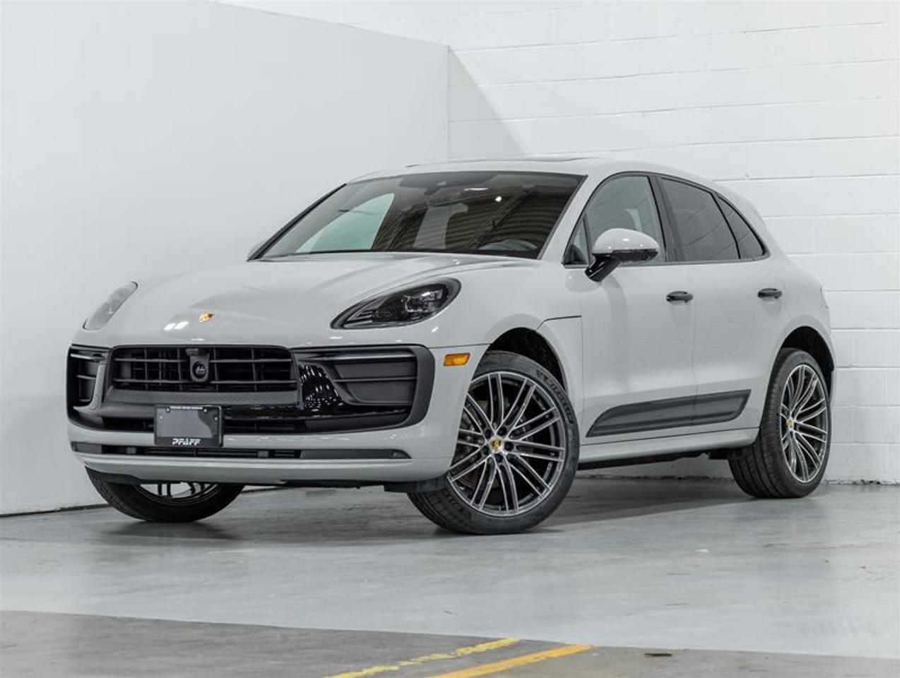 2026 Porsche Macan  Photo0