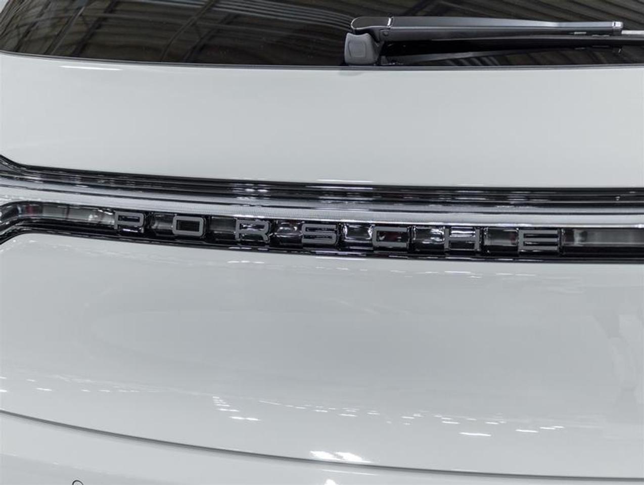 2026 Porsche Macan  Photo