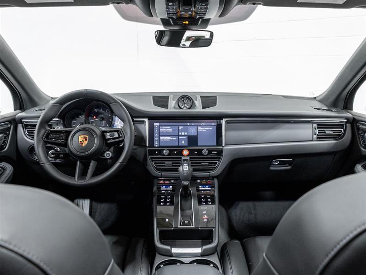 2026 Porsche Macan  Photo