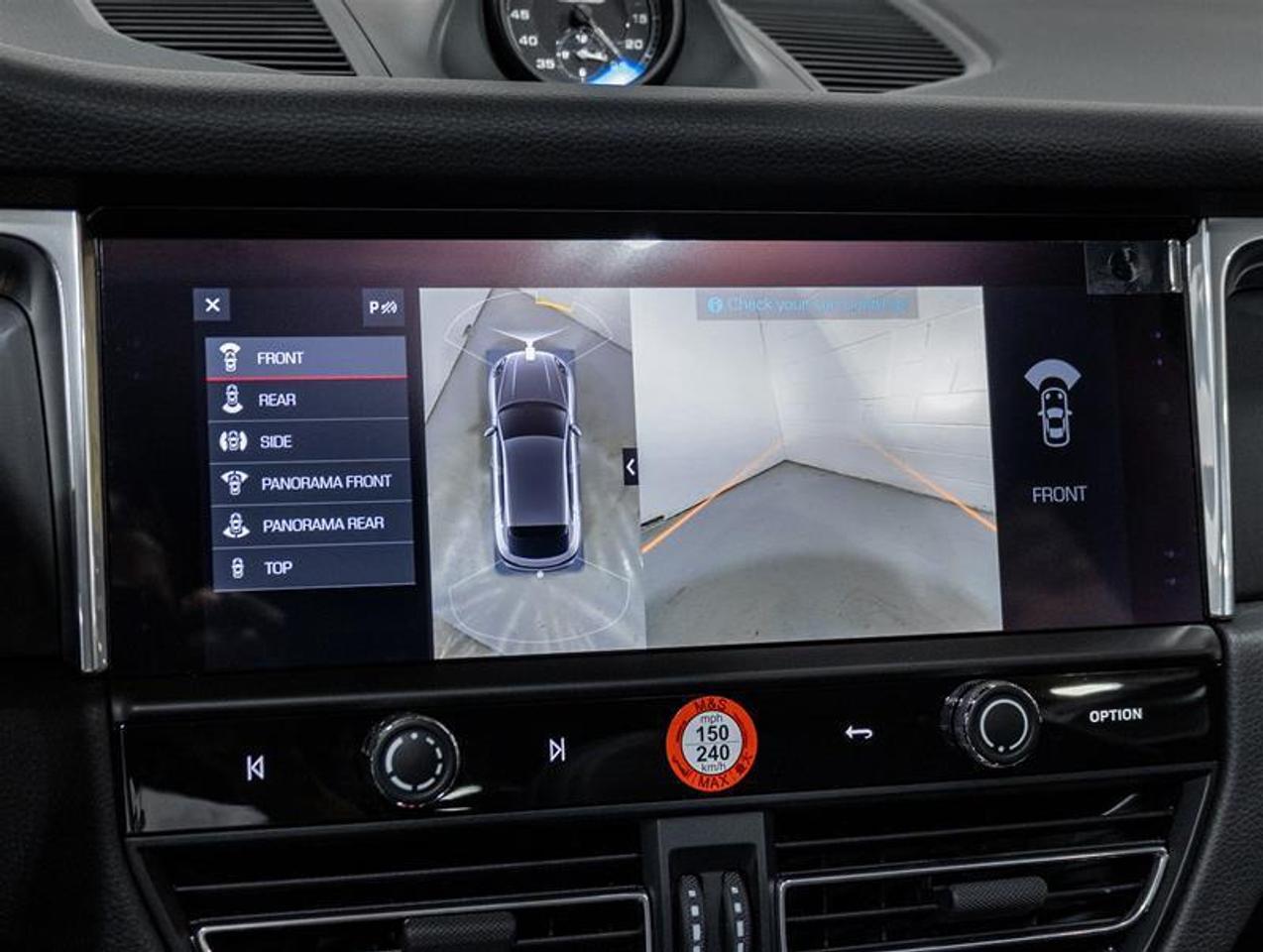 2026 Porsche Macan  Photo