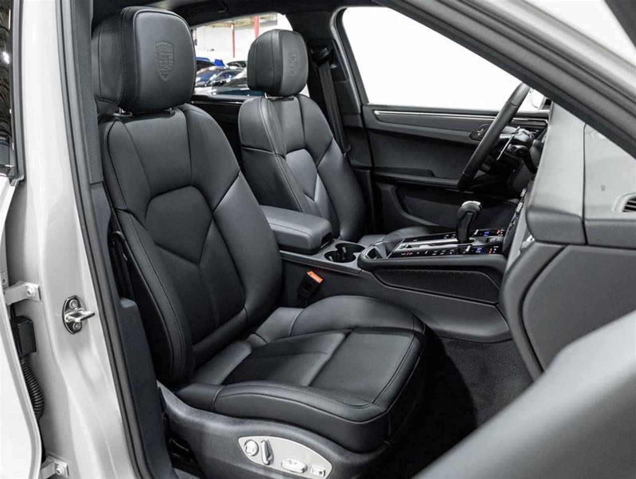 2026 Porsche Macan  Photo