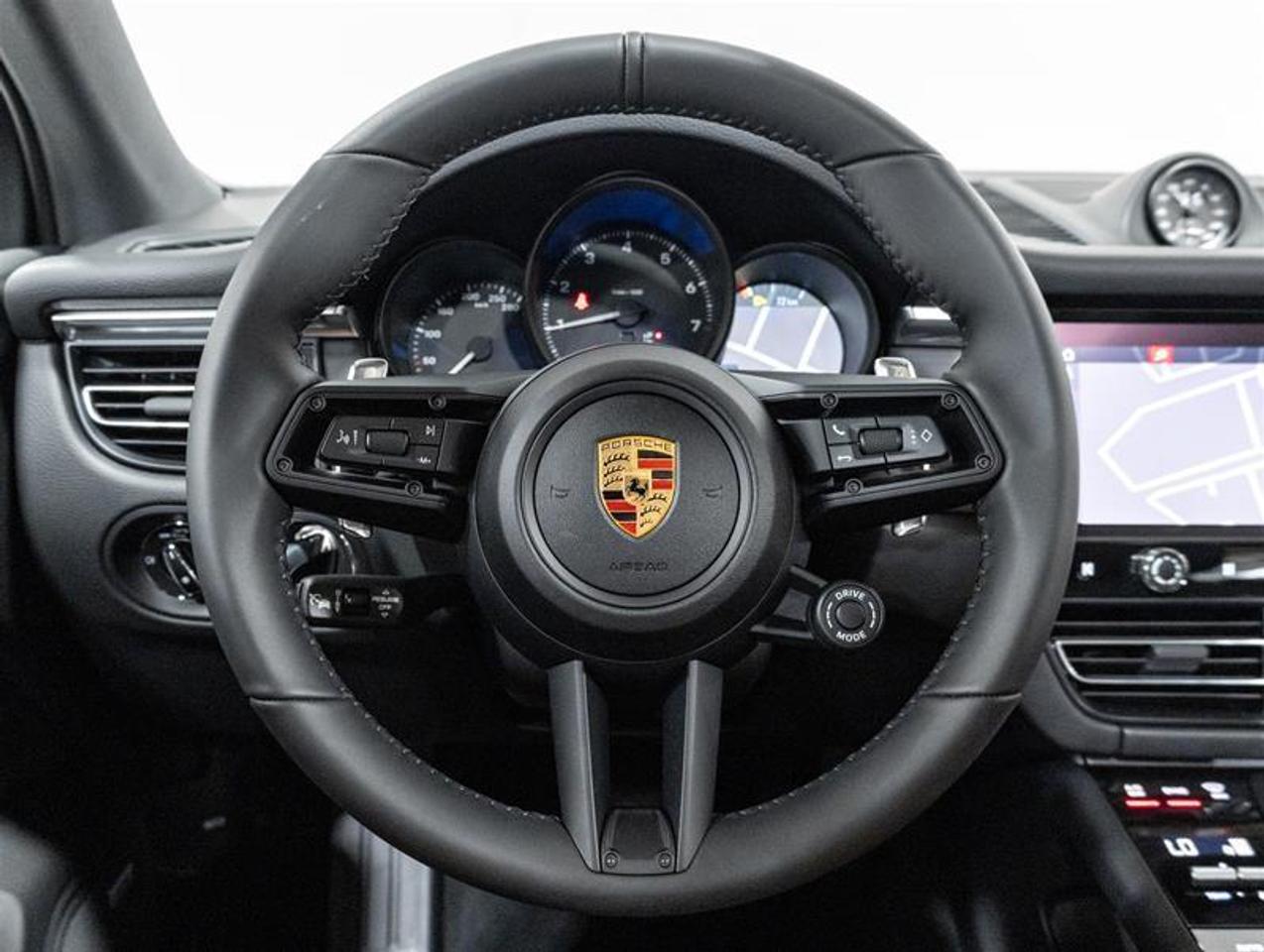 2026 Porsche Macan  Photo