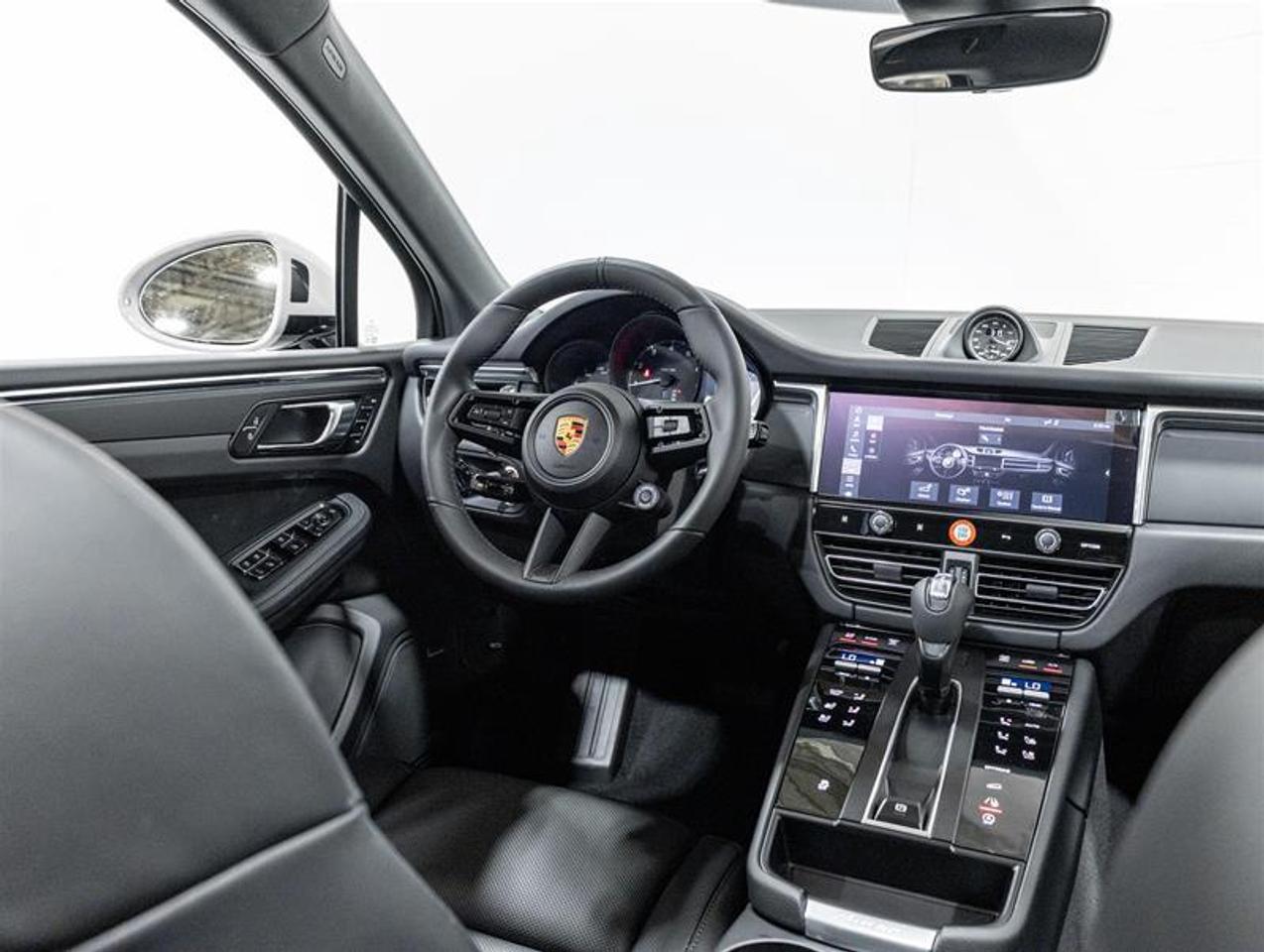 2026 Porsche Macan  Photo