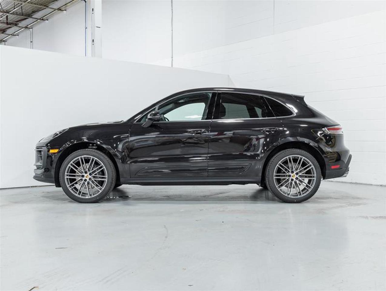 2026 Porsche Macan  Photo