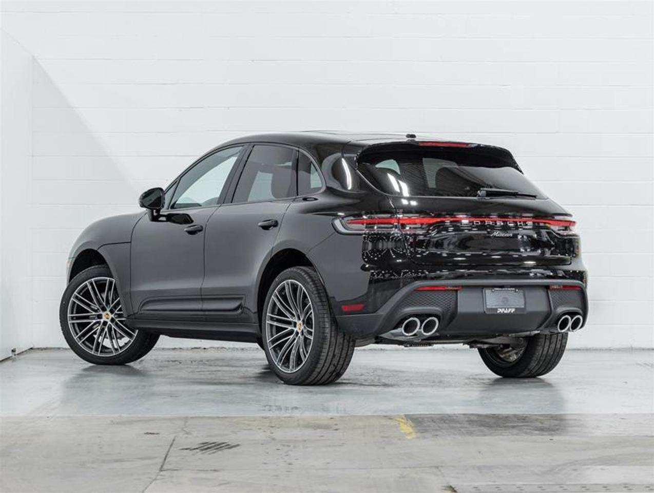 2026 Porsche Macan  Photo
