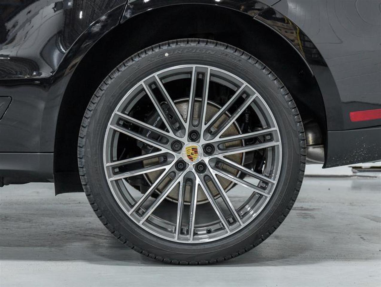 2026 Porsche Macan  Photo