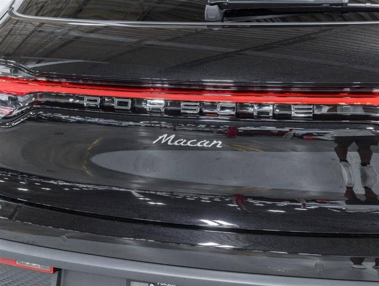 2026 Porsche Macan  Photo