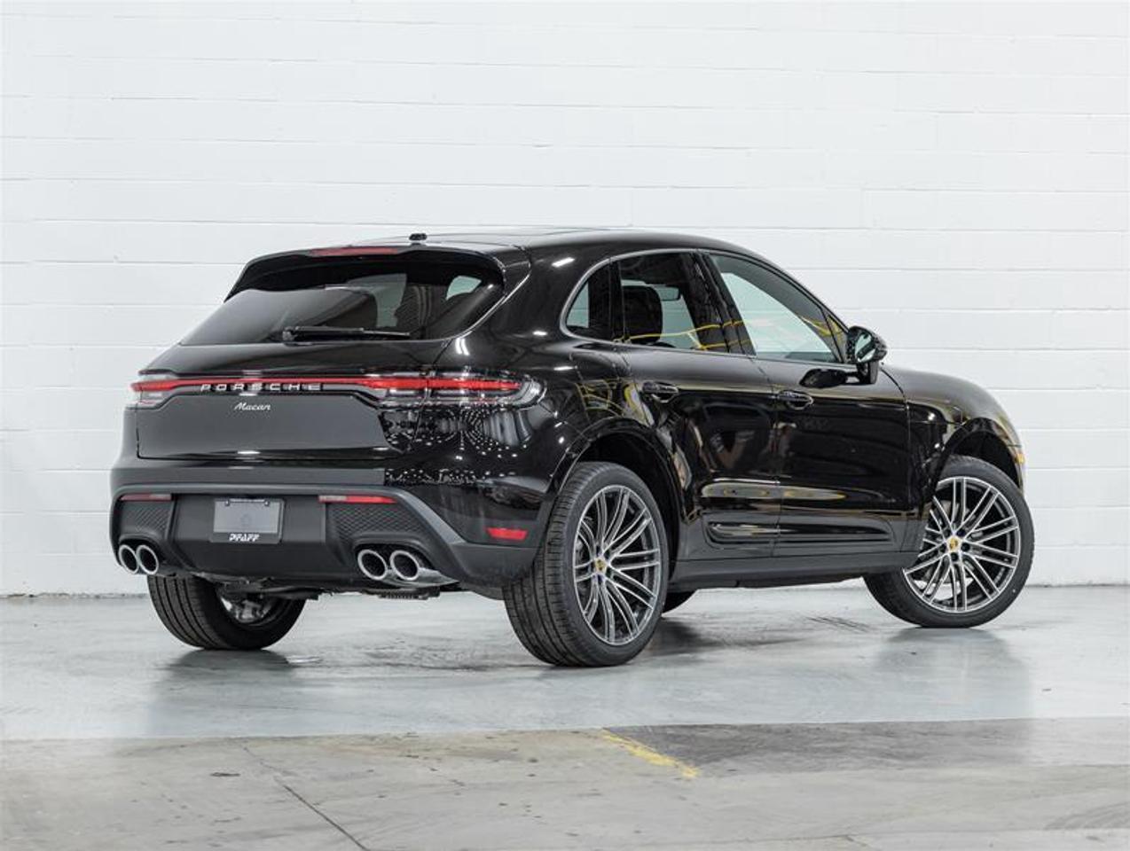 2026 Porsche Macan  Photo
