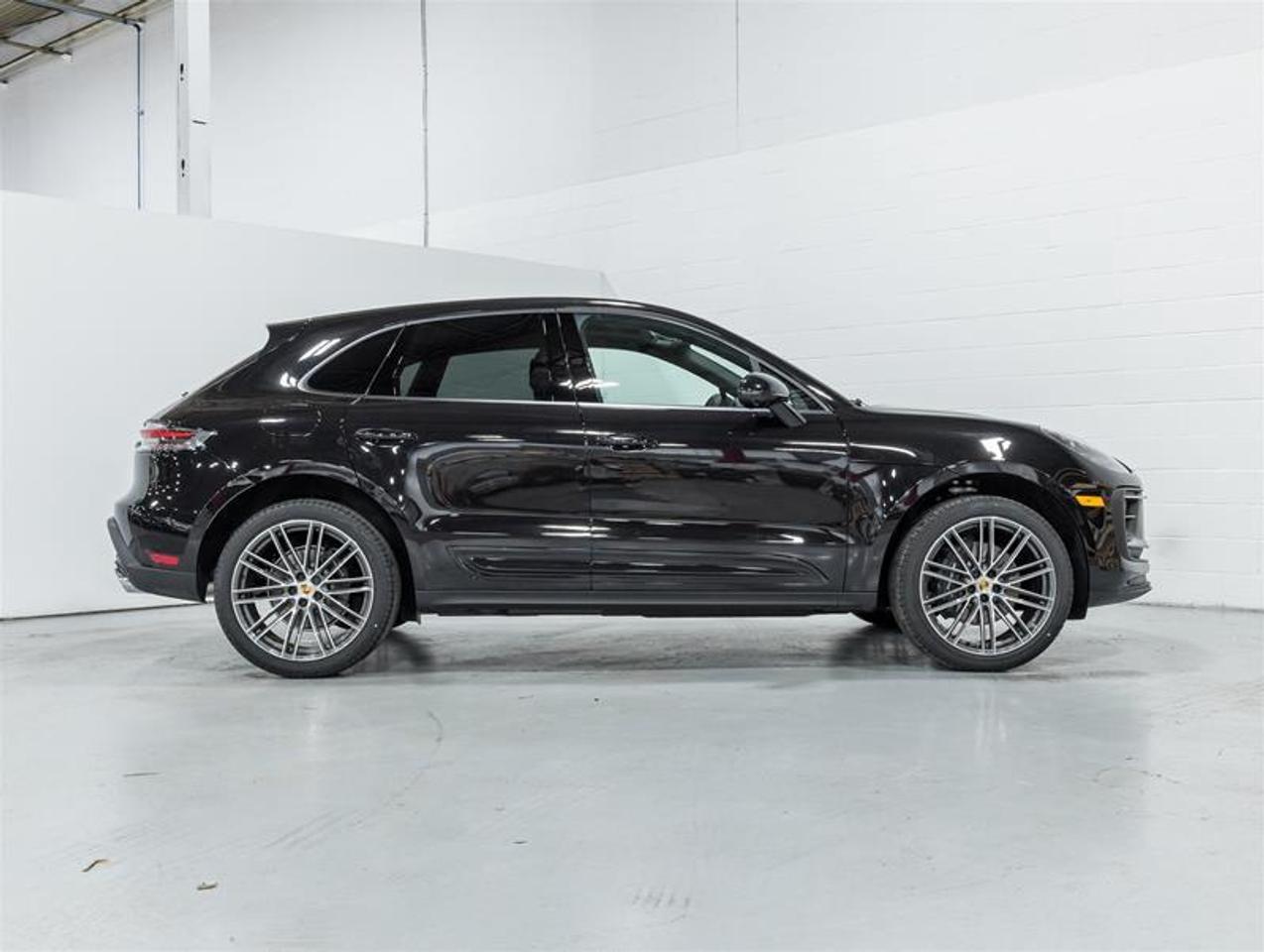 2026 Porsche Macan  Photo