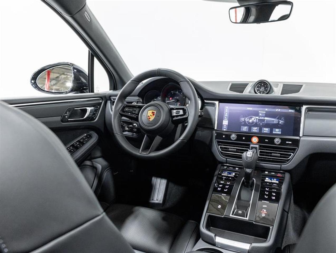 2026 Porsche Macan  Photo