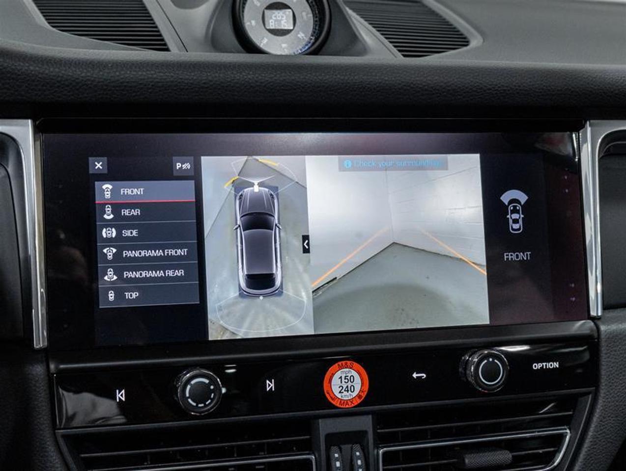 2026 Porsche Macan  Photo