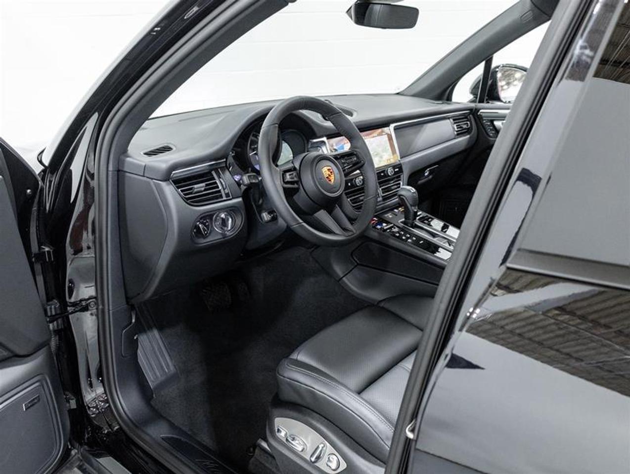 2026 Porsche Macan  Photo