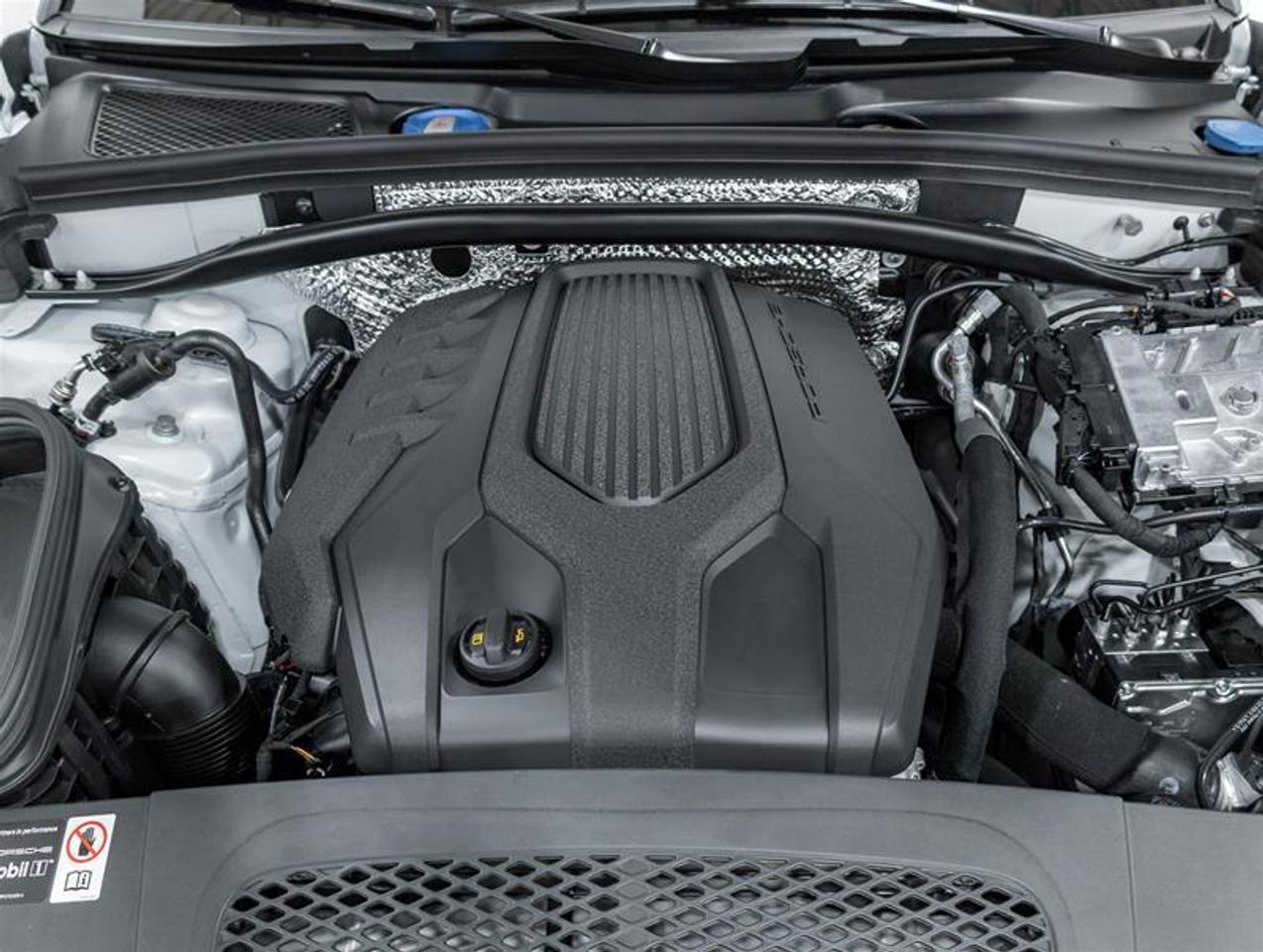 2026 Porsche Macan  Photo