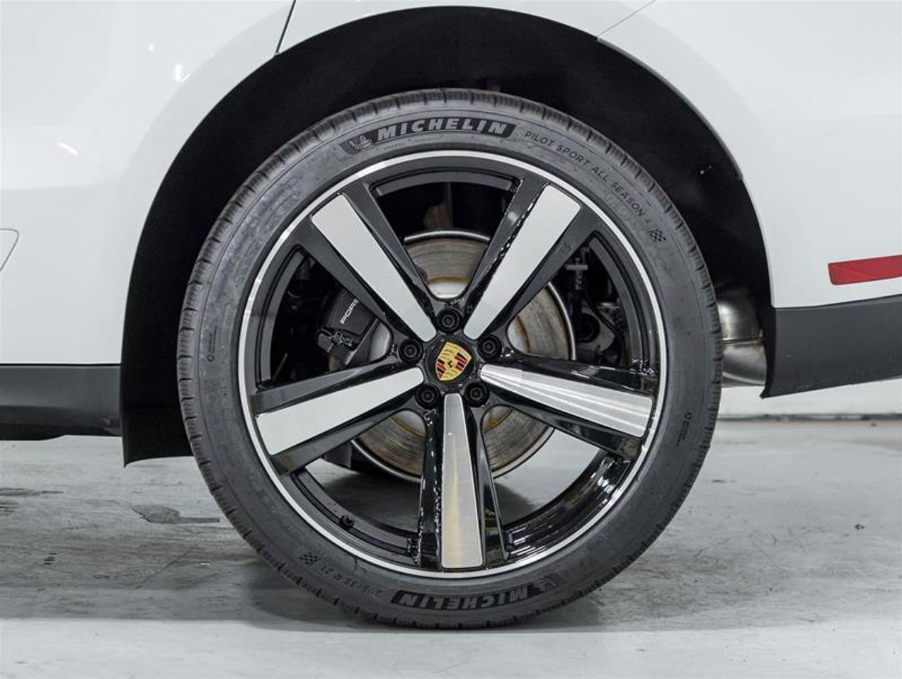 2026 Porsche Macan  Photo