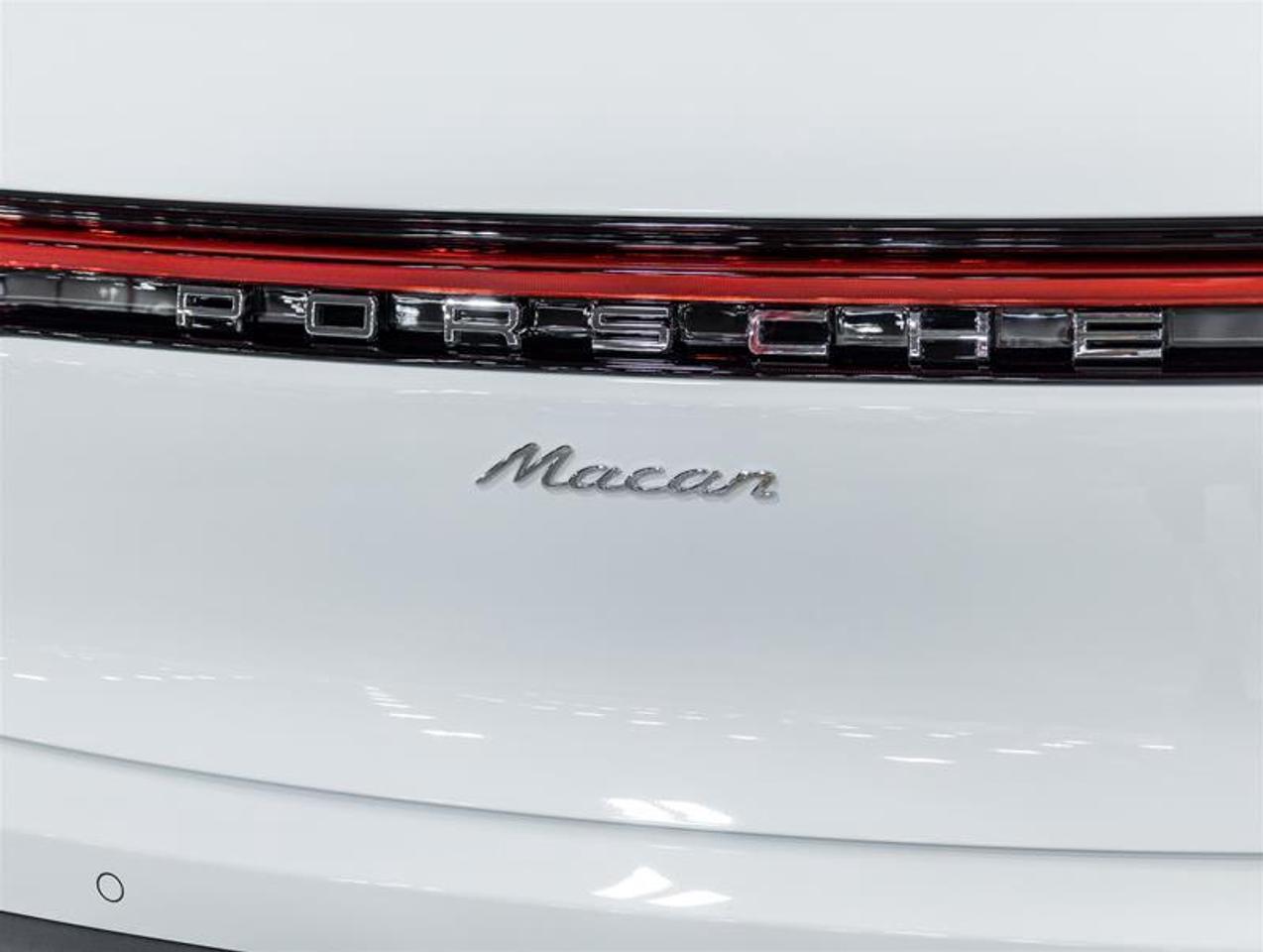 2026 Porsche Macan  Photo