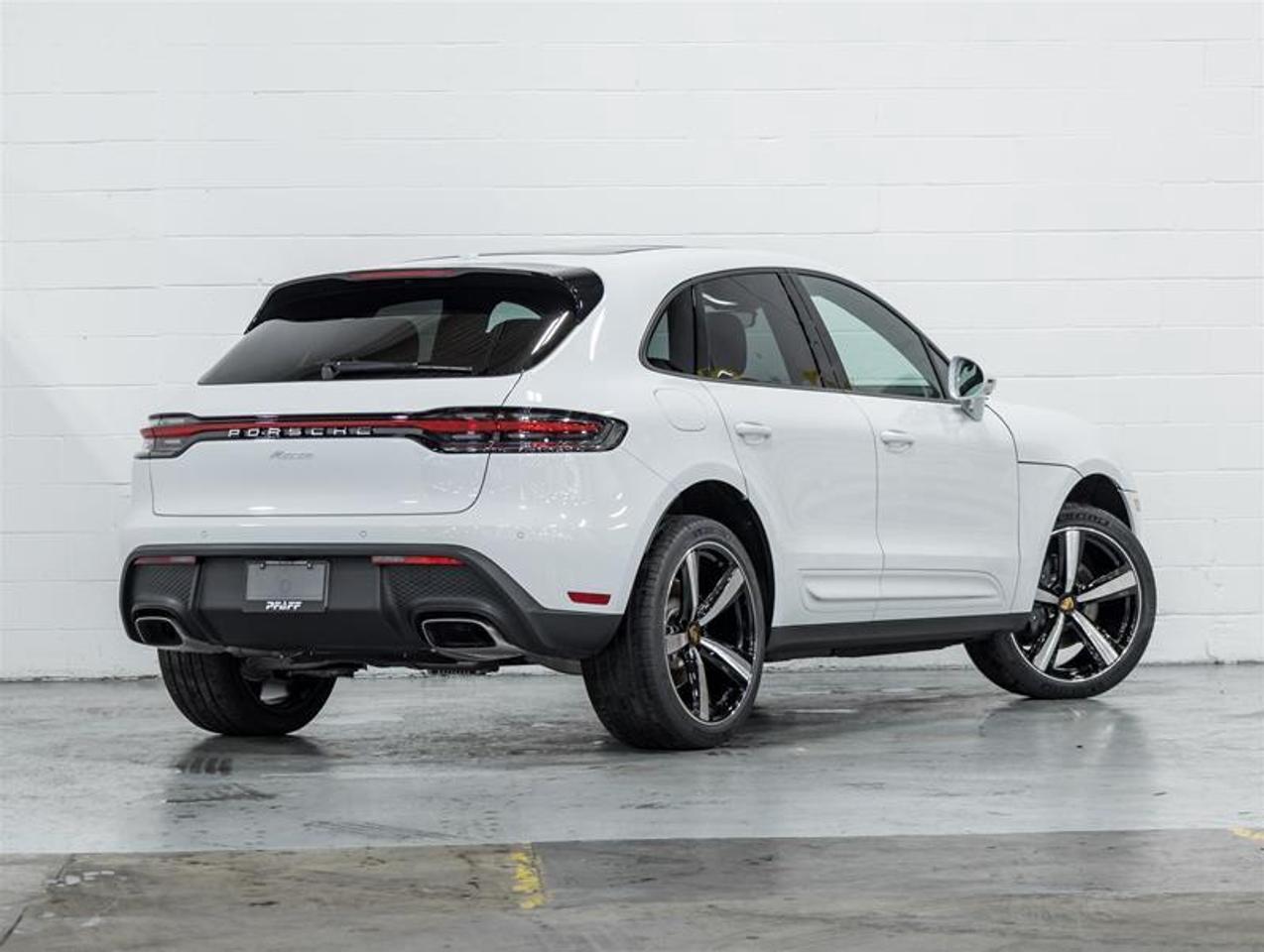 2026 Porsche Macan  Photo