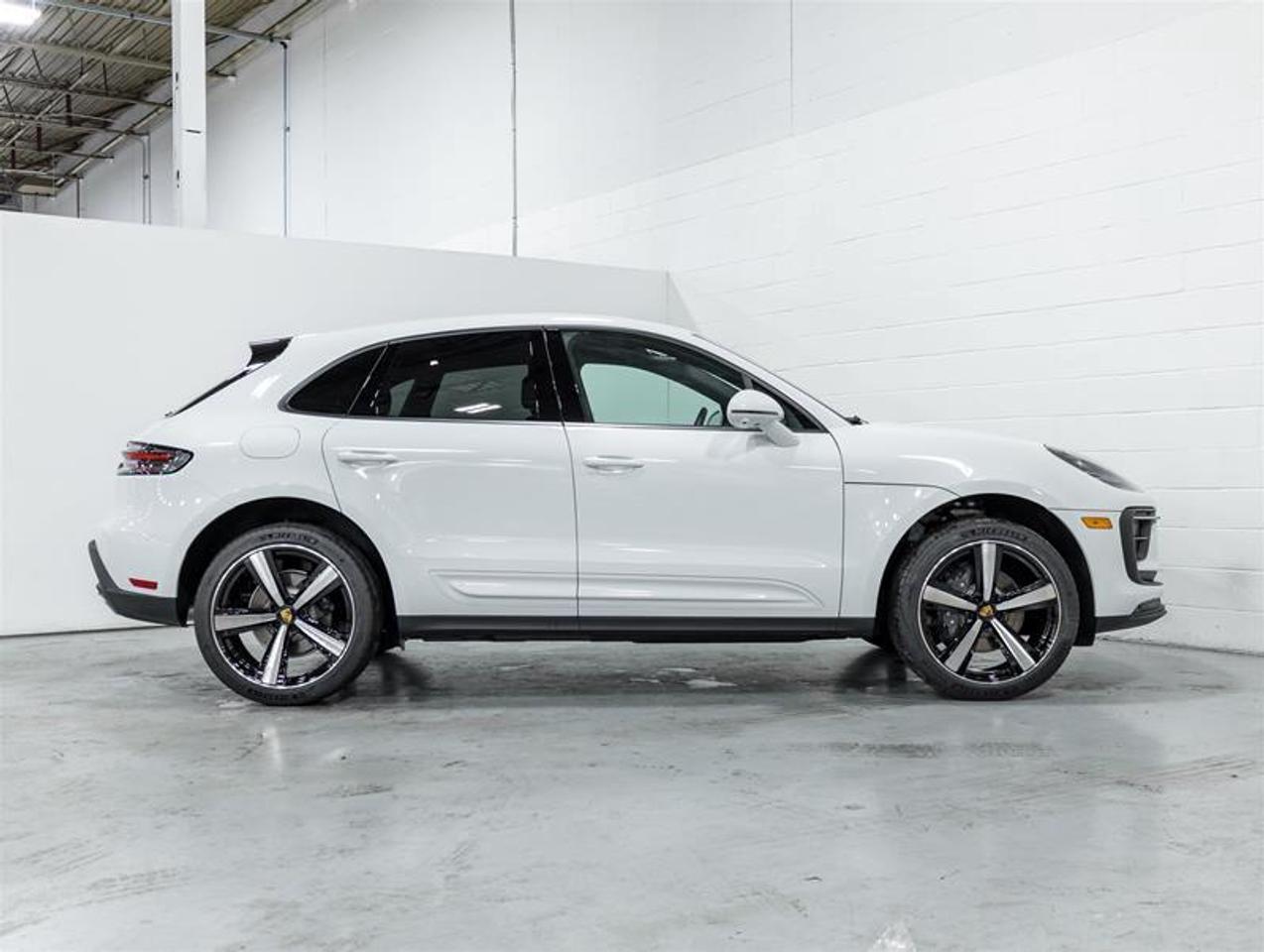2026 Porsche Macan  Photo